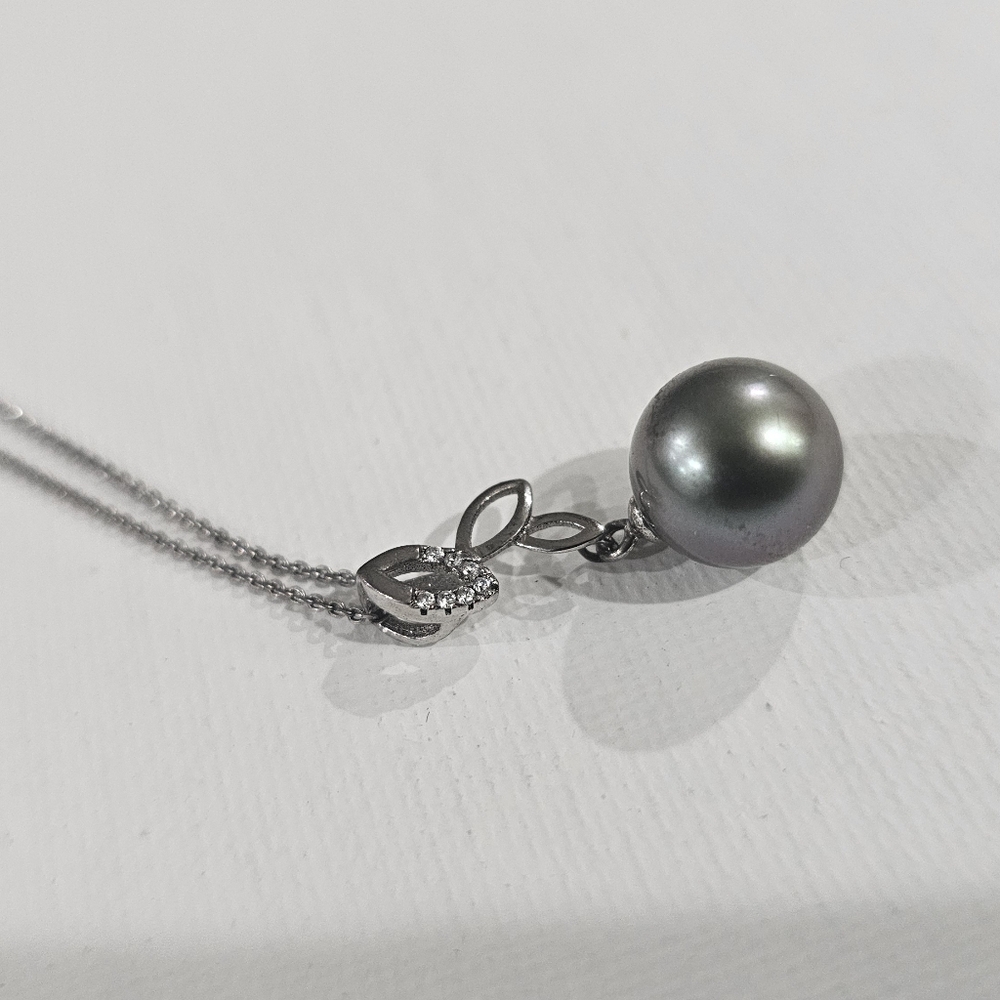 Black Green Tahitian Pearl Pendant